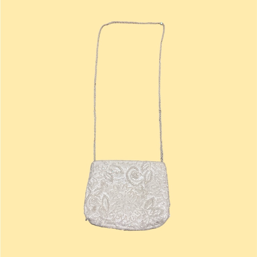 La Regale White Beaded Purse